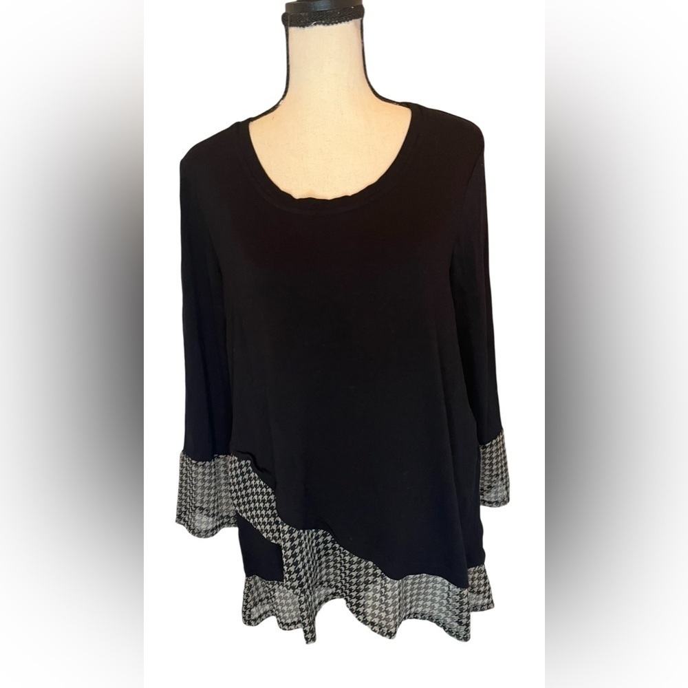 Tango Mango Black and Houndstooth Sheer Accented Tunic Style Top Size Medium